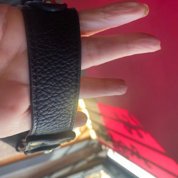 Stylish Sole Society Black Vegan Hobo with Tassel and gold accents like new - Picture 6 of 11